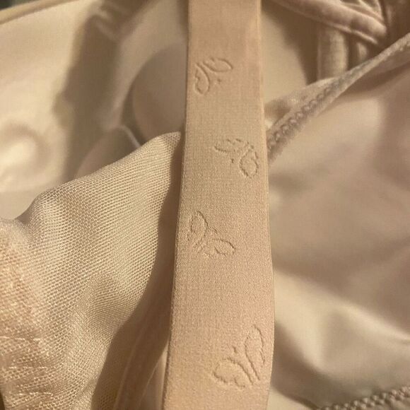 MASTECTOMY BRA Peach Inserts Nipple Indentation And Pockets Size 40 SEE DESCRIPT - Picture 3 of 10